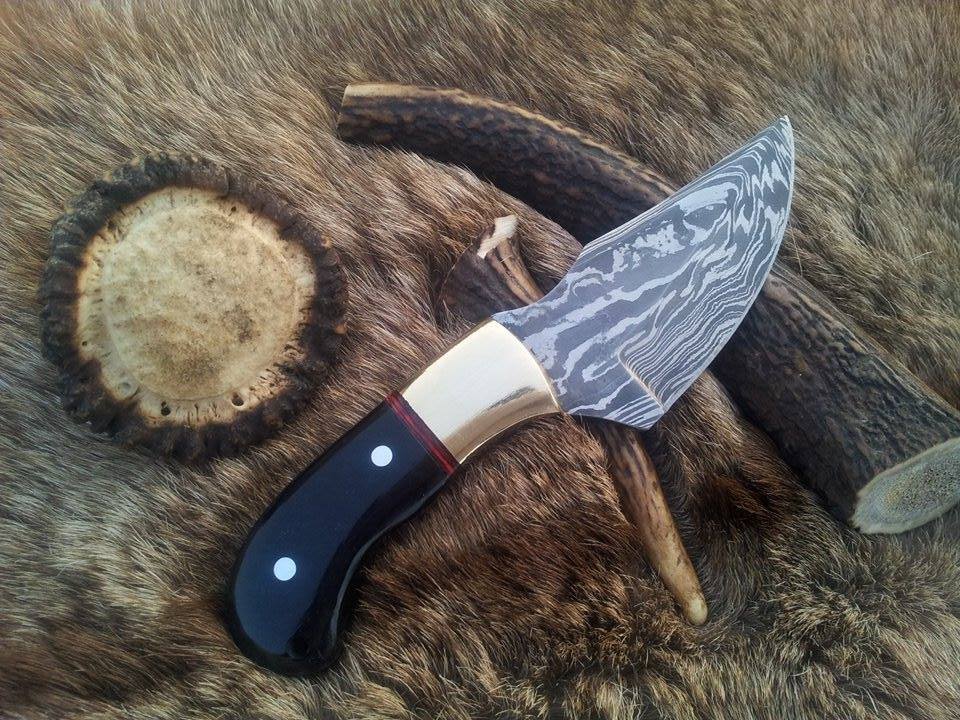 KBS Knives Damascus Steel Field Dressing Deer Skinning Knife – 7 Inch Drop Point Blade with Buffalo Horn Handle
