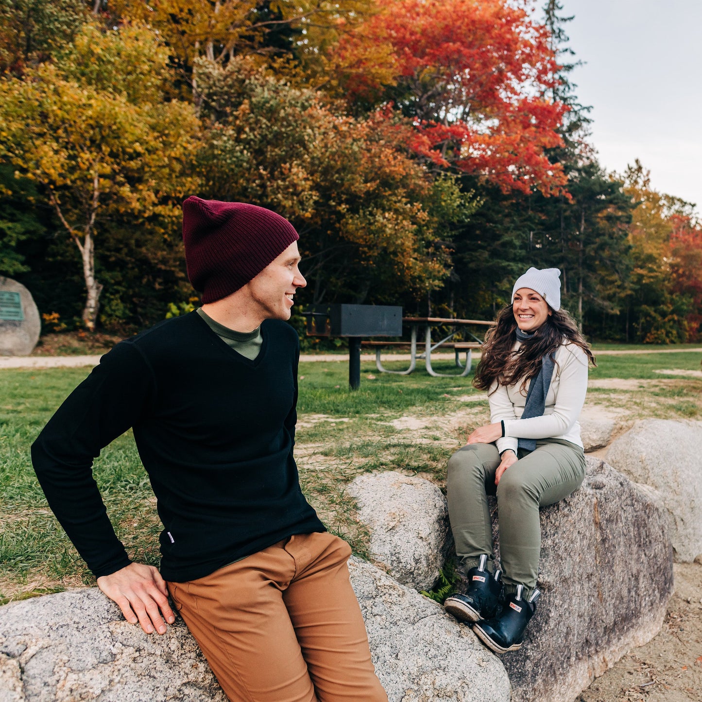 Minus33 Midweight - Men's Long Sleeve V-Neck 100% Merino Wool