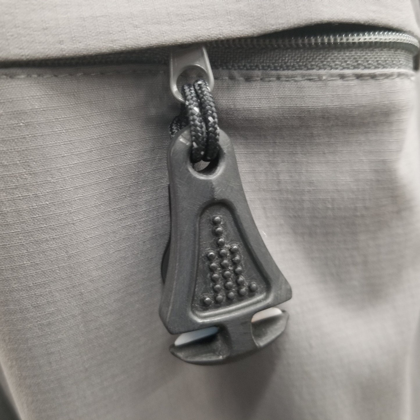 Line Cutterz -Ceramic Blade Zipper Pull - Pink