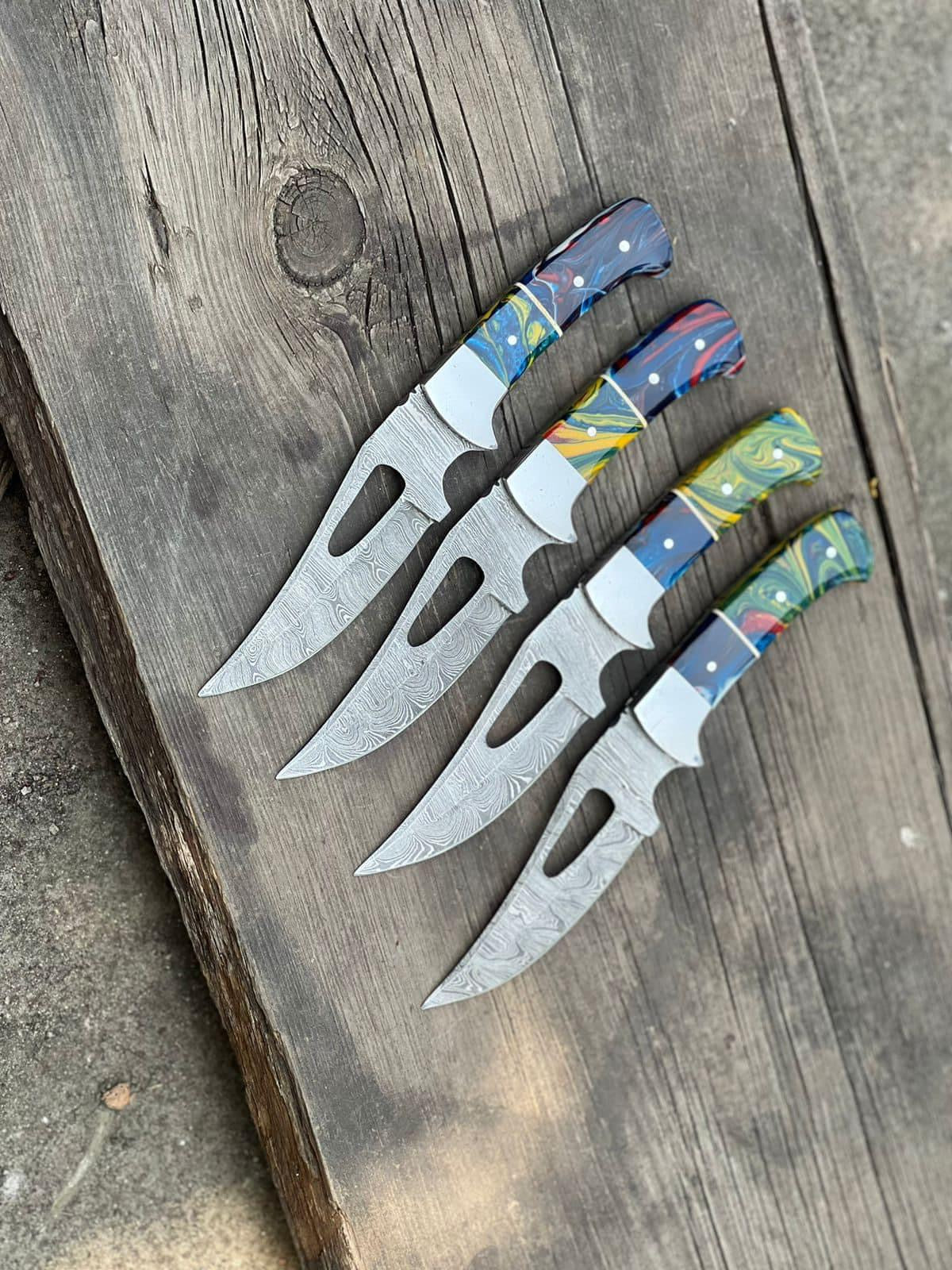 Texan Knives Custom Handmade Hunting Knife with 4" Damascus Steel Blade and rasin Handle