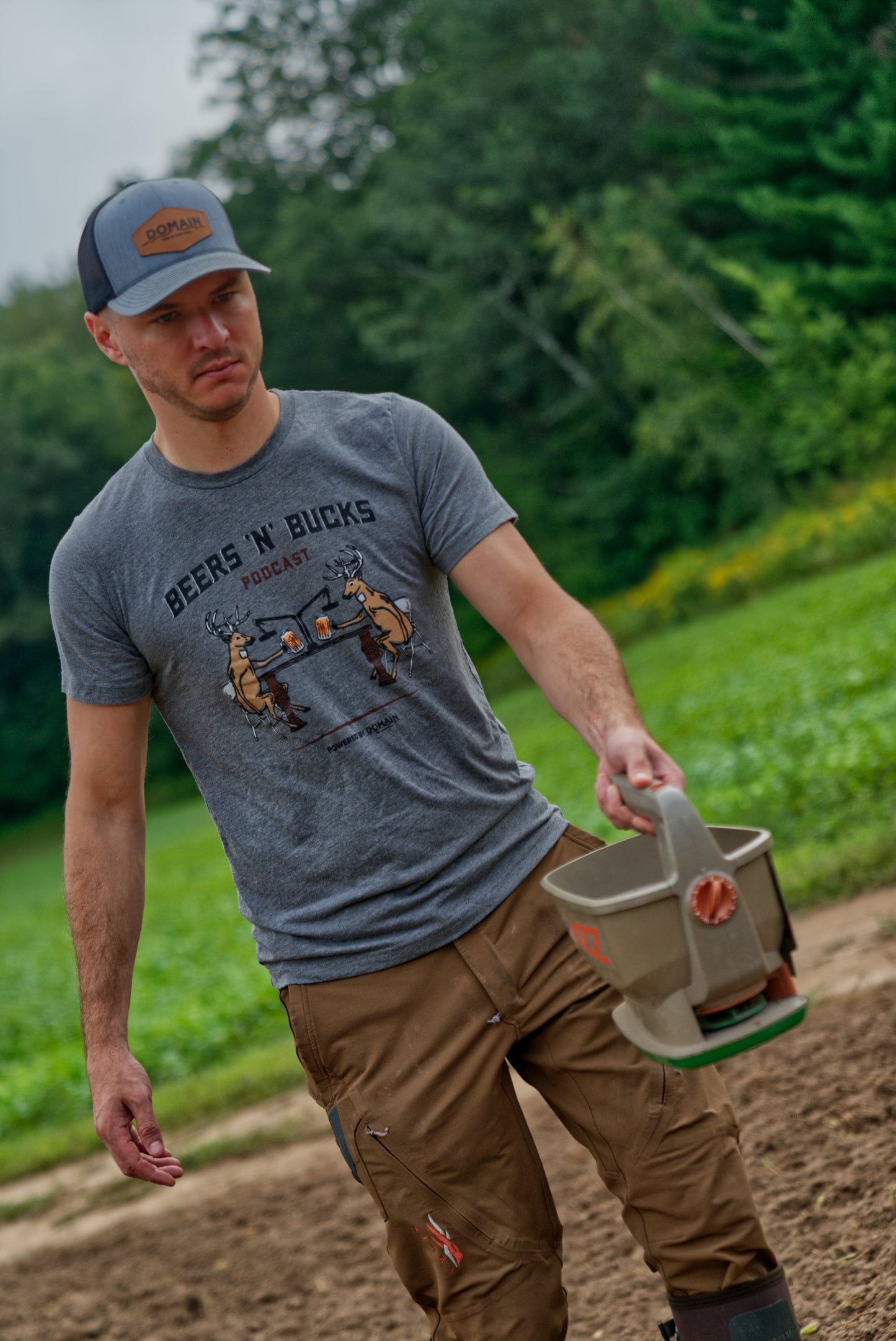 Domain Outdoor Beers N Bucks™ T-SHIRT