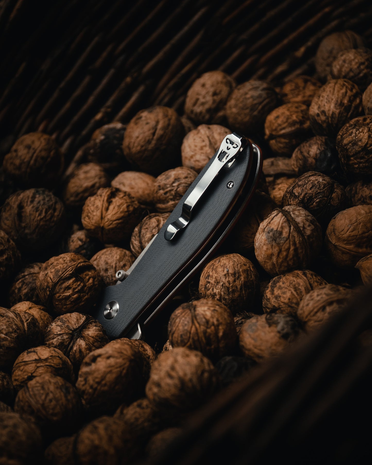 Holtzman's Gorilla Survival The Straight Back Folding Pocket Knife Giftset for Men and Women (Grey and Red)