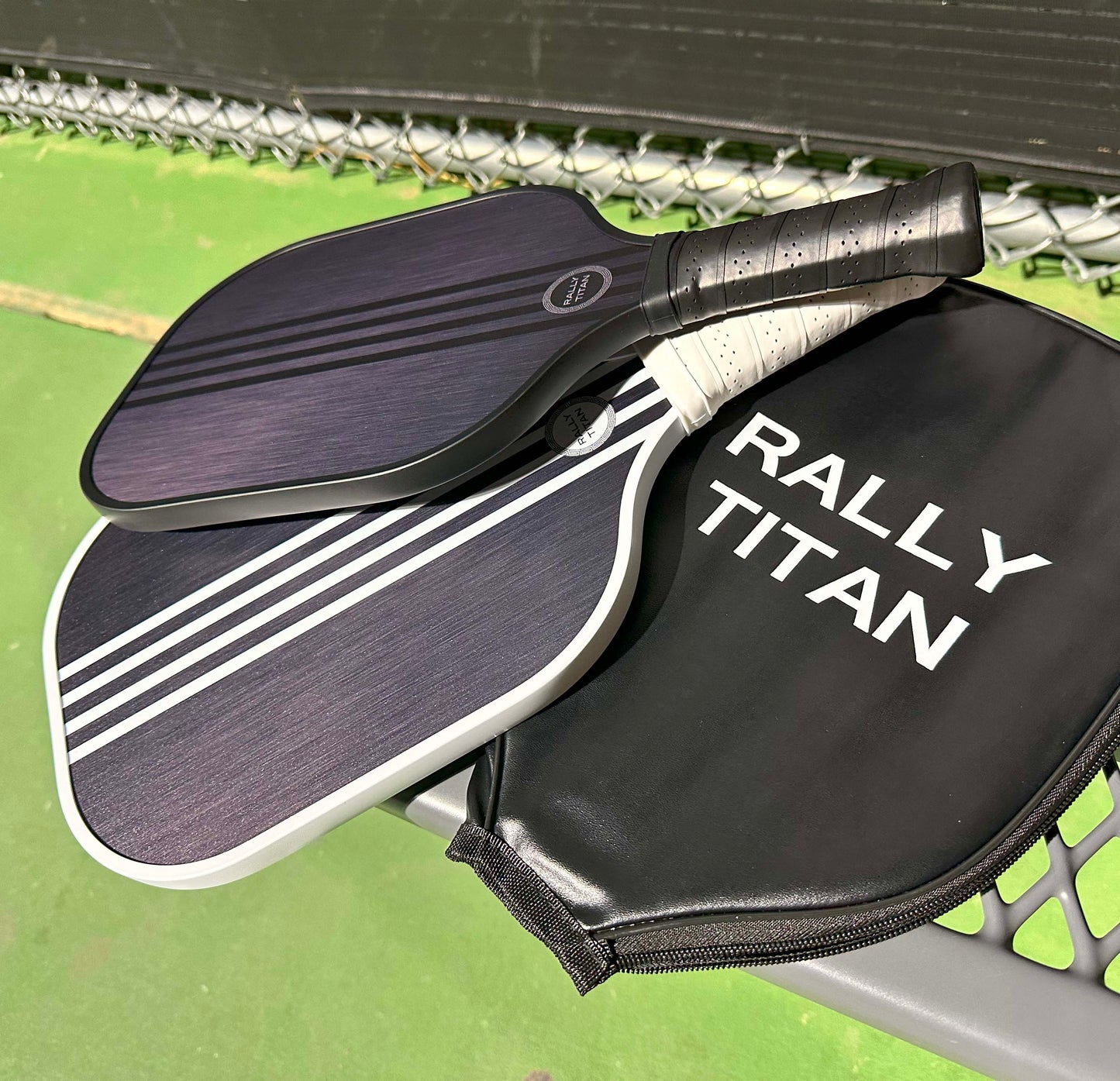 Rally Titan Pickleball Aspro | 10MM | T300 Textured Carbon Fiber Surface