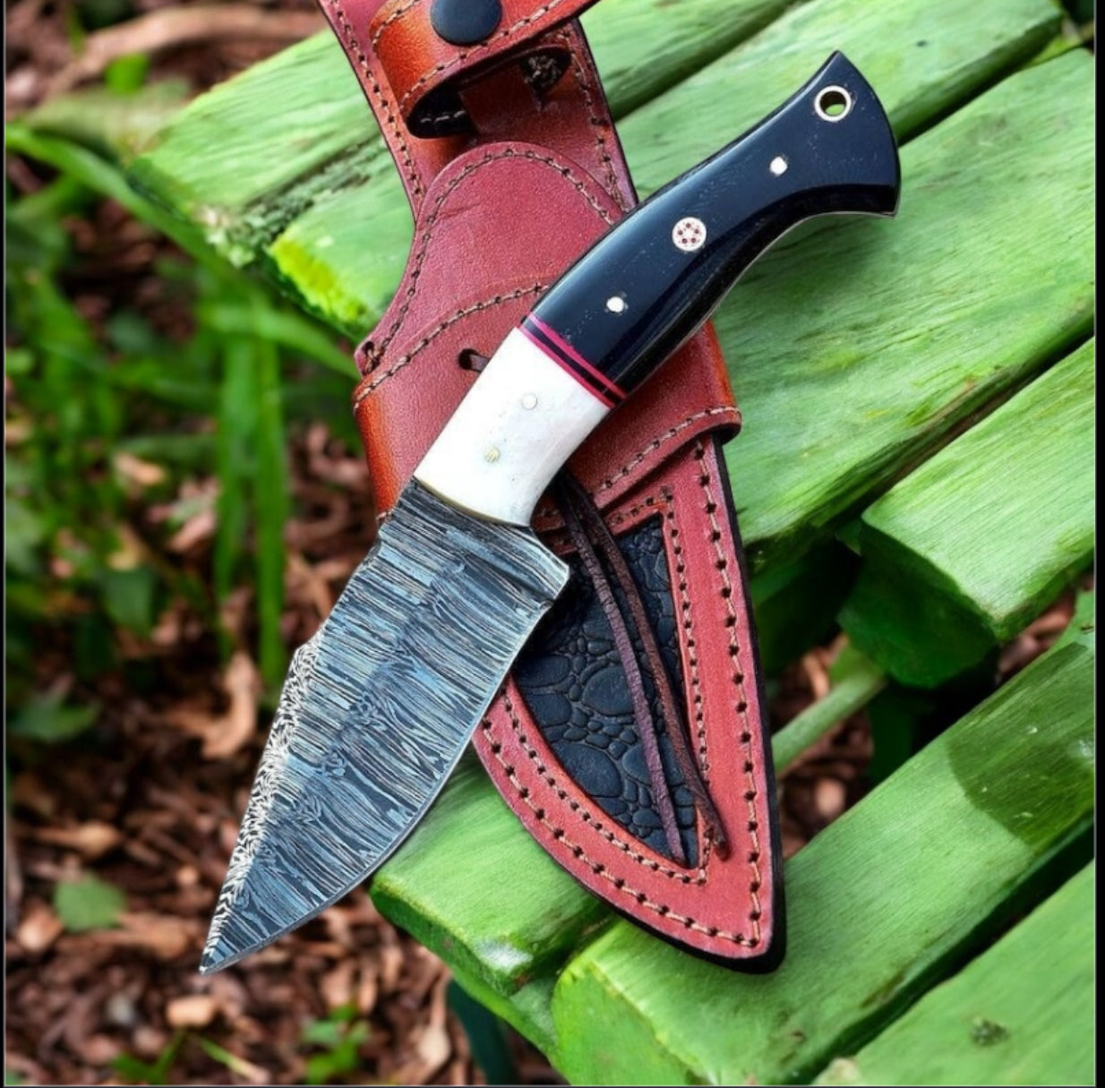 Texan Knives Premium Damascus Steel Hunting Knife with Leather Case – Resin & Buffalo Horn Handle