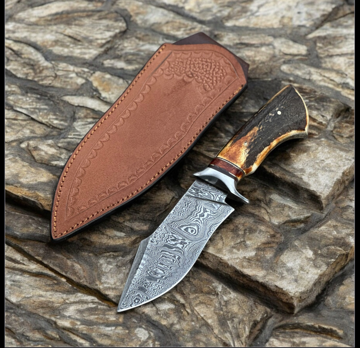 Texan Knives Premium Damascus Steel Hunting Knife with Stag Horn Handle & Leather Case