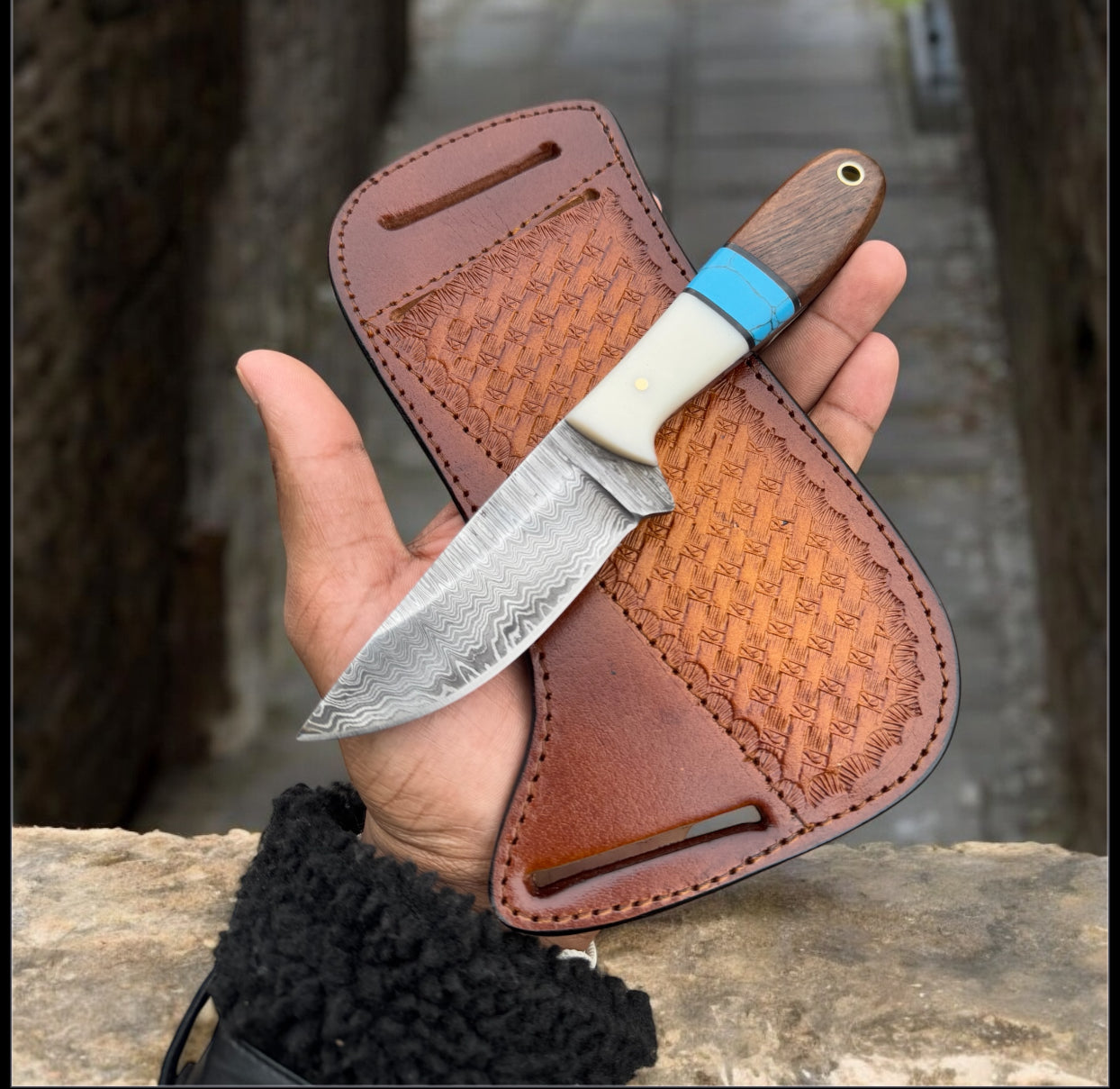 Texan Knives Western Knife and Sheath Set – Damascus Steel Blade with Resin Handle & Leather Belt Loop Case