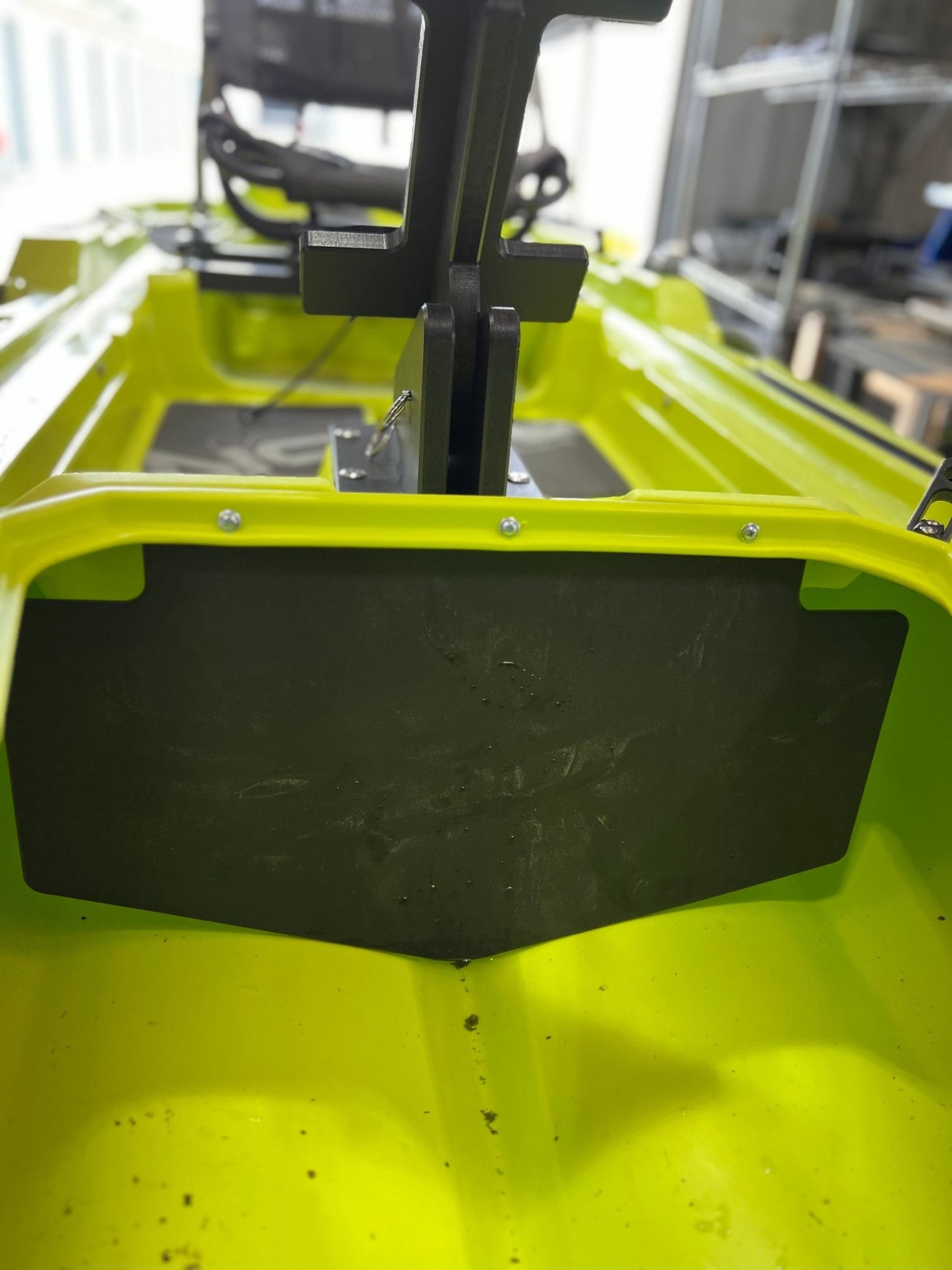 One Objective Wilderness Recon 120 In Hull Plate - Angler's Pro Tackle & Outdoors