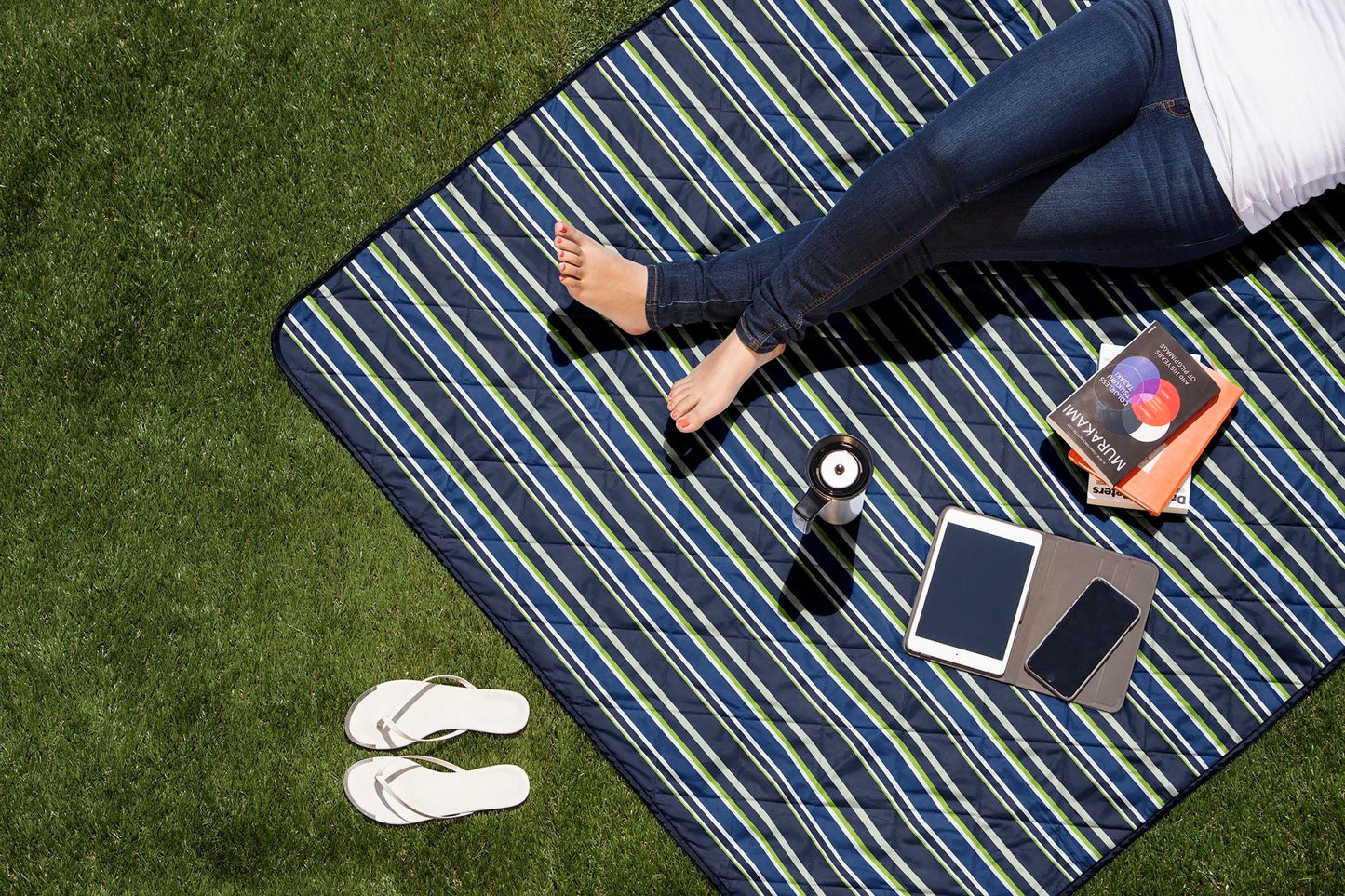 Picnic Time Vista Outdoor Picnic Blanket & Tote