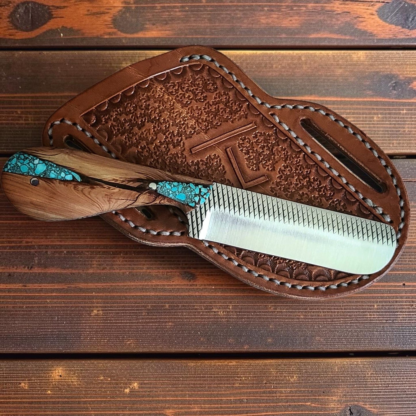 Frontier Cowboy Gear The Canyon King – Custom Handmade Rasp Steel Bull Cutter Knife with Turquoise Stone Filled Walnut Wood Handle & Leather Sheath