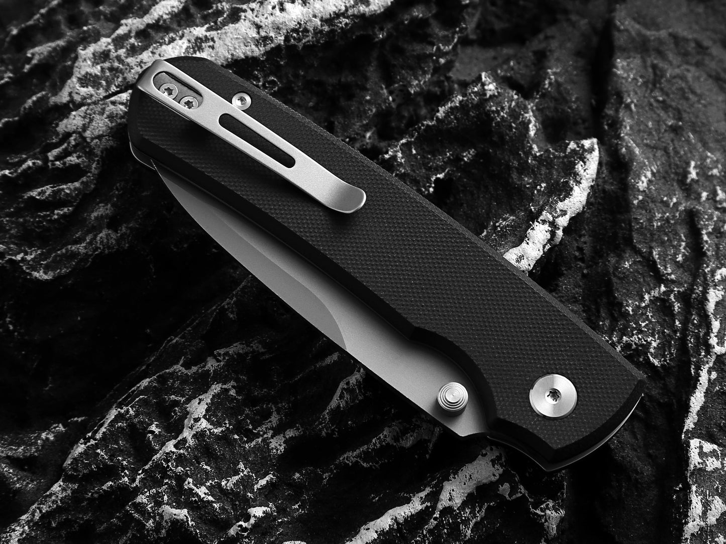 Holtzman's Gorilla Survival The Loyalist Folding Pocket Knife Giftset for Men and Women (Sand and Black)