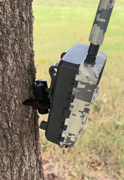 Shop Thermal Optics Tree Biter Pro Tree Mount | Trail Cameras & Trail Camera Solar Panels