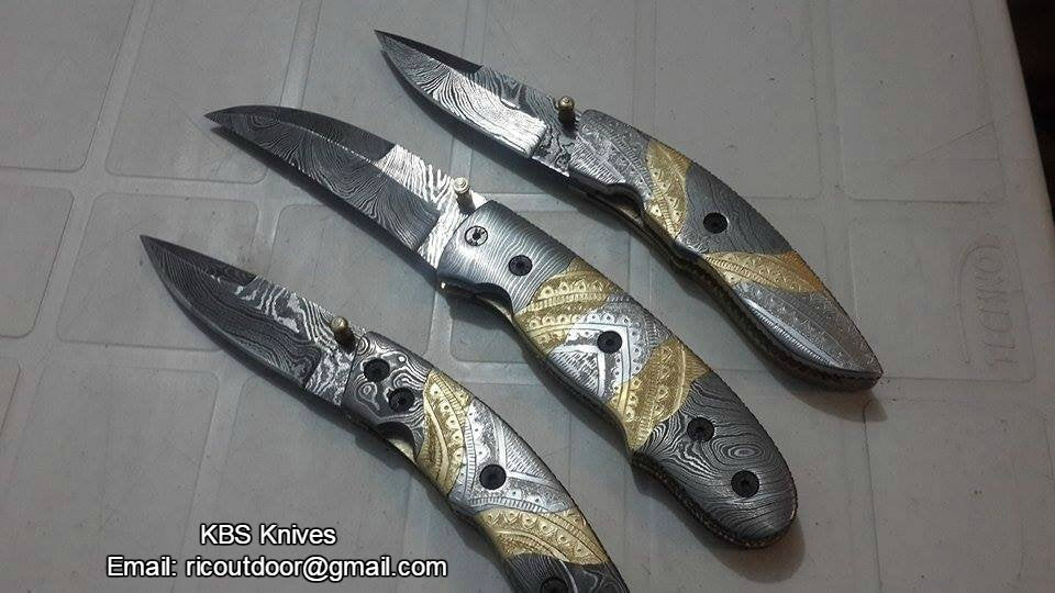 KBS Knives Everyday Carry Set of 3 Hand Engraved Damascus Steel Folding Pocket Knives with Steel and Brass Handles – The TriGuard Collection