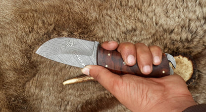 KBS Knives Skinning Blade Custom Handmade Full Tang Damascus Steel with Rosewood Handle, 7.5-inch - The Rosewood Edge