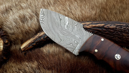 KBS Knives Skinning Blade Custom Handmade Full Tang Damascus Steel with Rosewood Handle, 7.5-inch - The Rosewood Edge