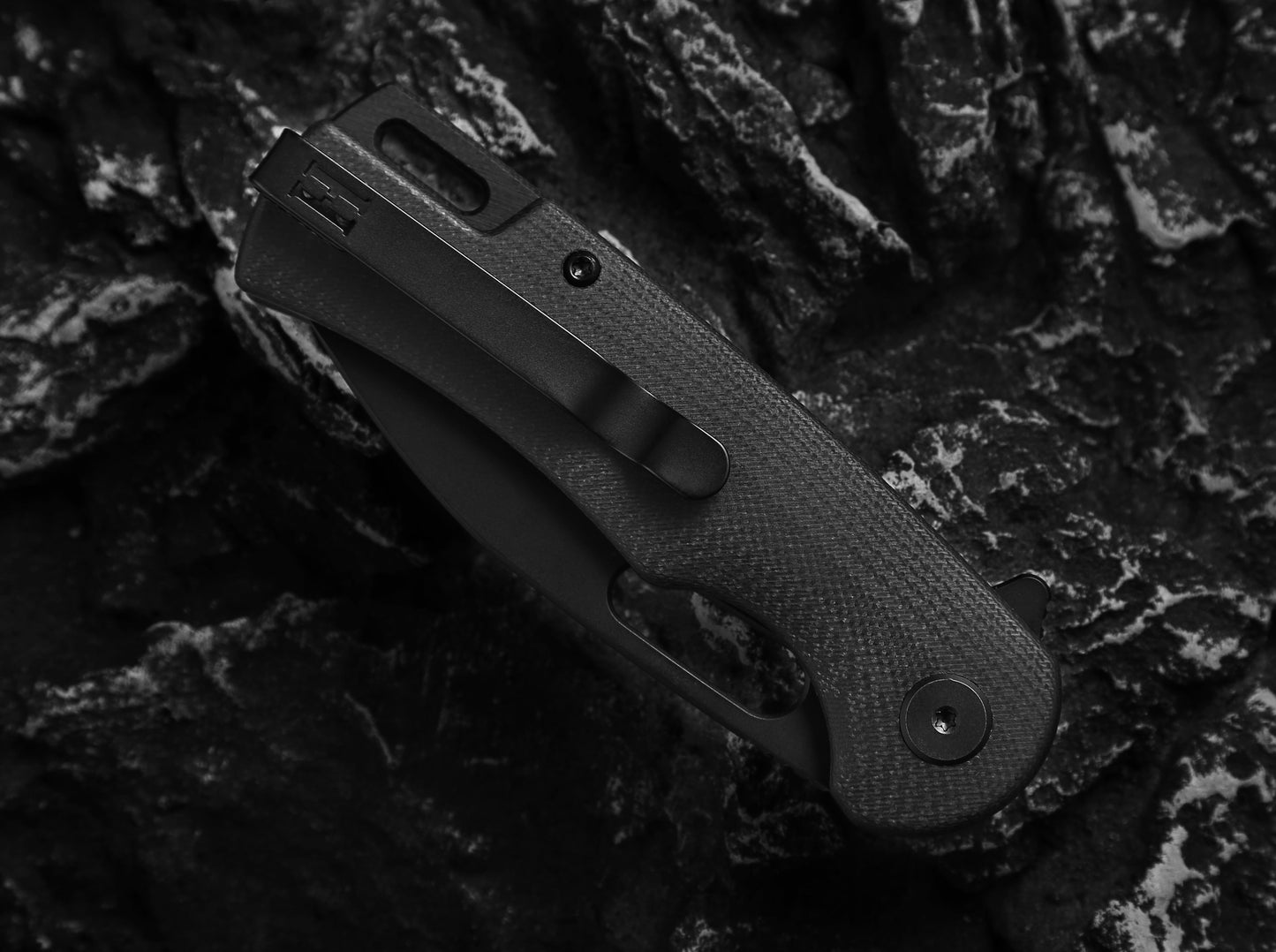 Holtzman's Gorilla Survival The Venture Point Folding Pocket Knife Giftset for Men and Women (Black and Blue)