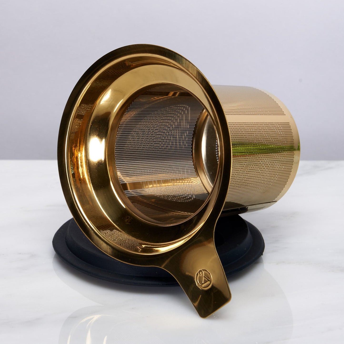 August Uncommon Tea One Cup Infuser - Ditch the tea ball, this infuser is a game changer.