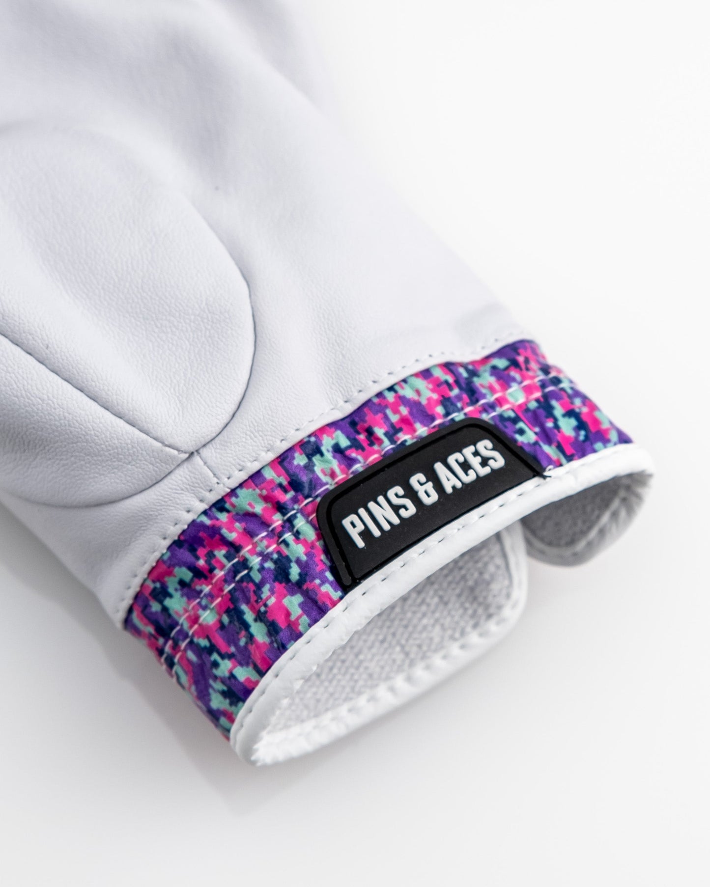 Pins and Aces Premium Tour Glove - Vivid Camo