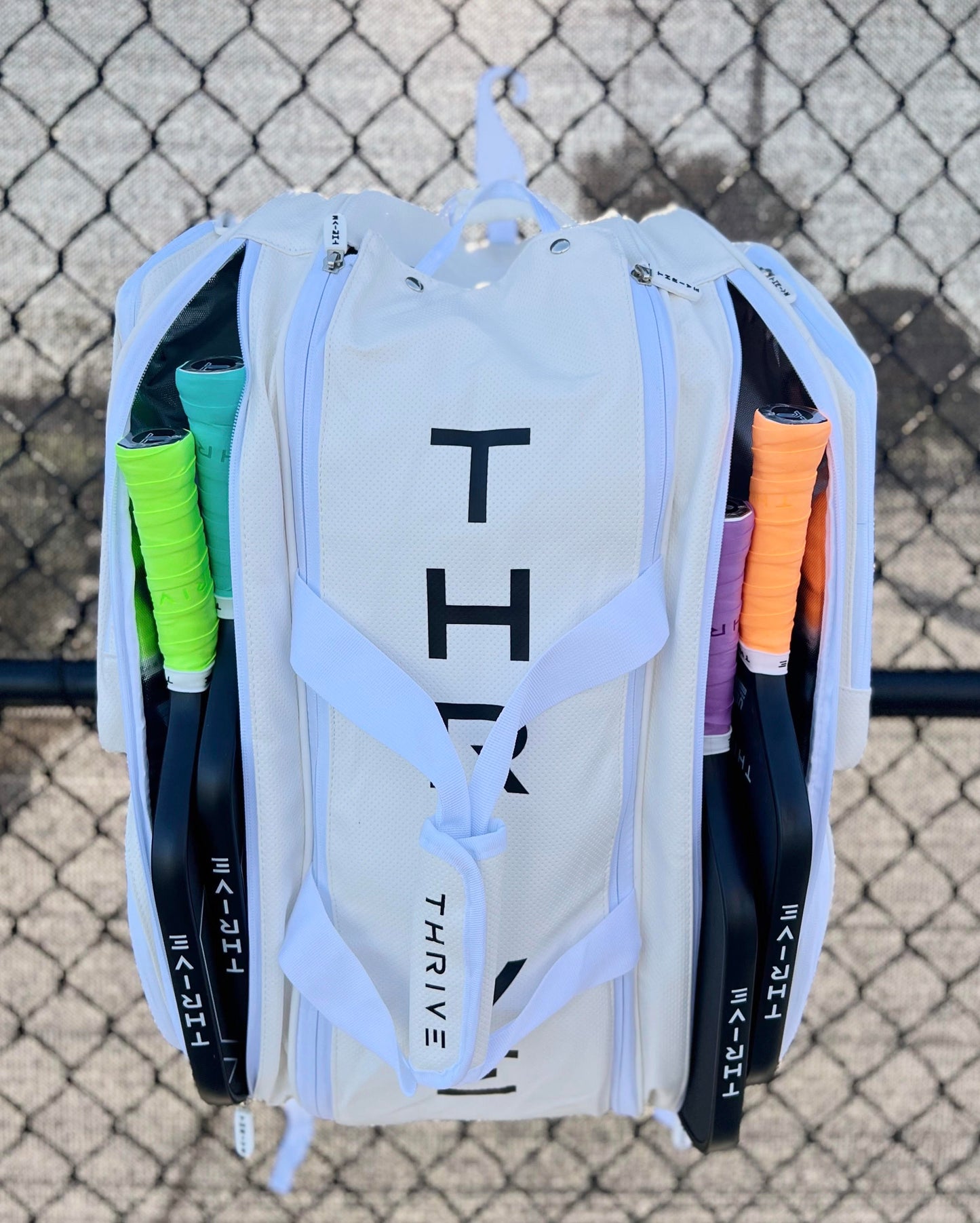 Thrive Elite Pro Tour Bag w/shoe bag - WHITE