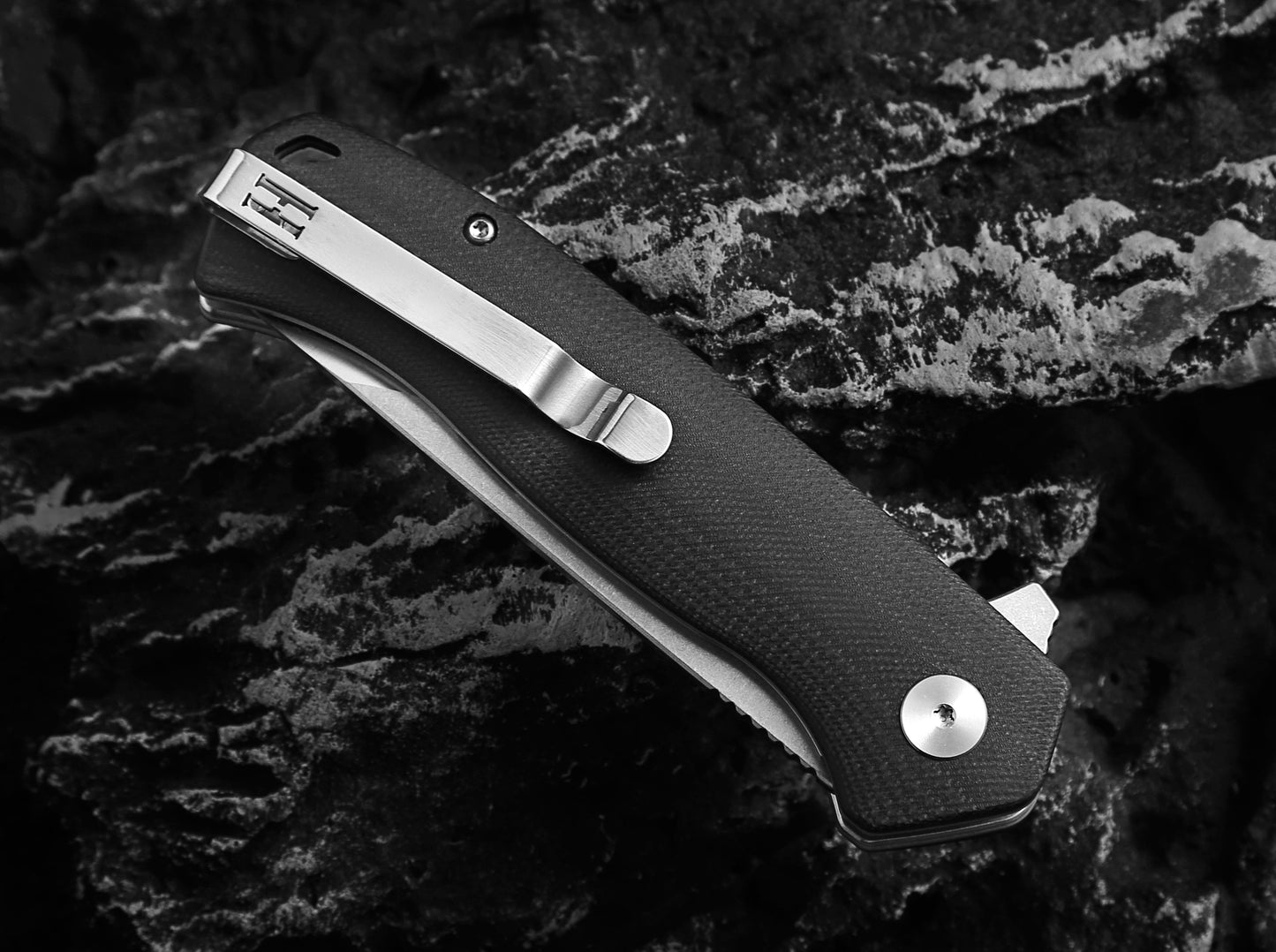 Holtzman's Gorilla Survival The Pathfinder Folding Pocket Knife Giftset for Men and Women (Black and Silver)