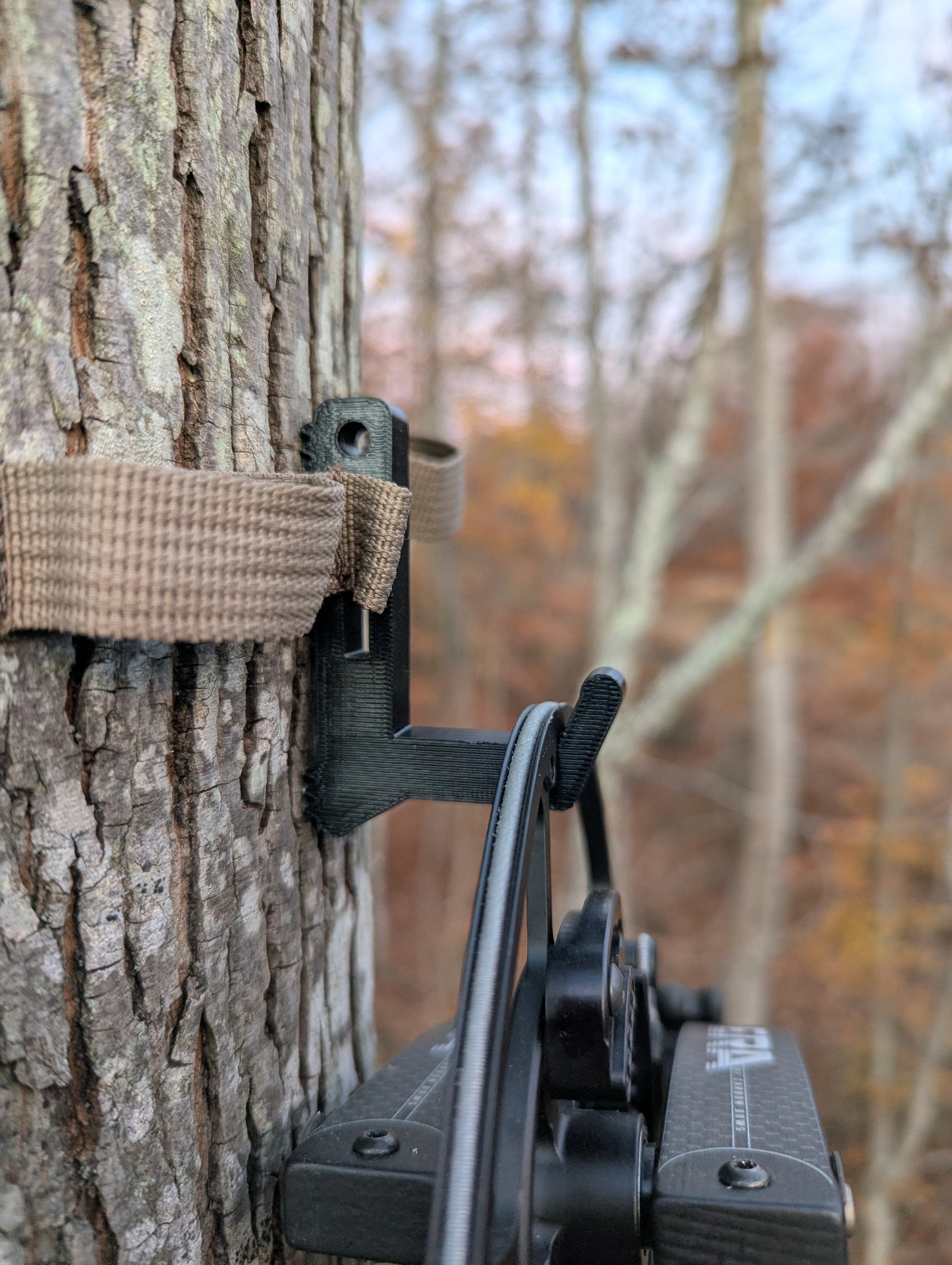 3D Hunting Solutions Split Limb Bow Hanger - Rope or Strap