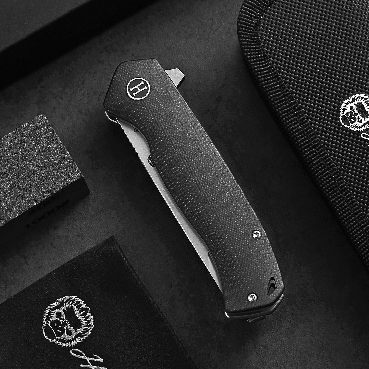 Holtzman's Gorilla Survival The Pathfinder Folding Pocket Knife Giftset for Men and Women (Black and Silver)