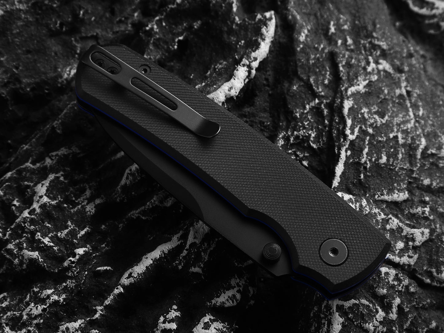 Holtzman's Gorilla Survival The Loyalist Folding Pocket Knife Giftset for Men and Women (Black and Blue)