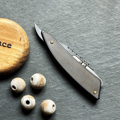 Stinger Survival Tools Hair And Beard Styling Comb (Vintage Straight Razor)