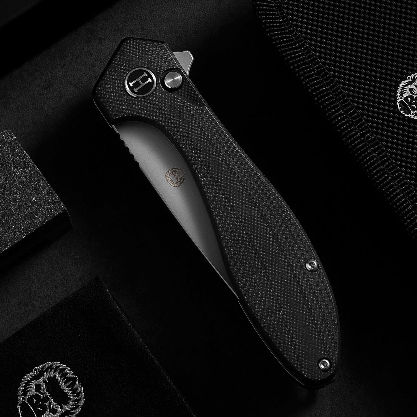 Holtzman's Gorilla Survival The Vector Folding Pocket Knife Giftset for Men and Women (Black and Silver)