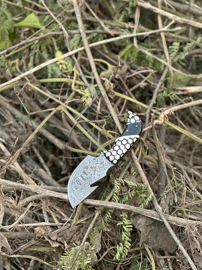 Texan Knives Exquisite Custom Handmade Damascus Steel Guthook Skinning Knife with Unique Resin Handle - 7.5” Blade with Leather Sheath