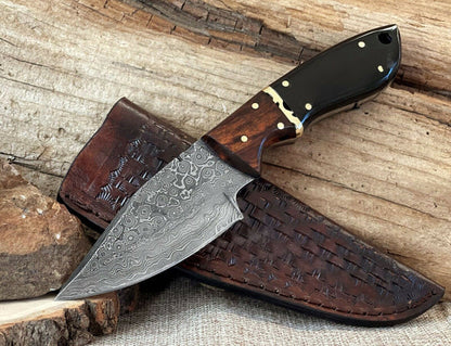 Texan Knives Skinning Knife – 8" Forged Damascus Steel Blade with Buffalo Horn & Rosewood Handle, Leather Sheath