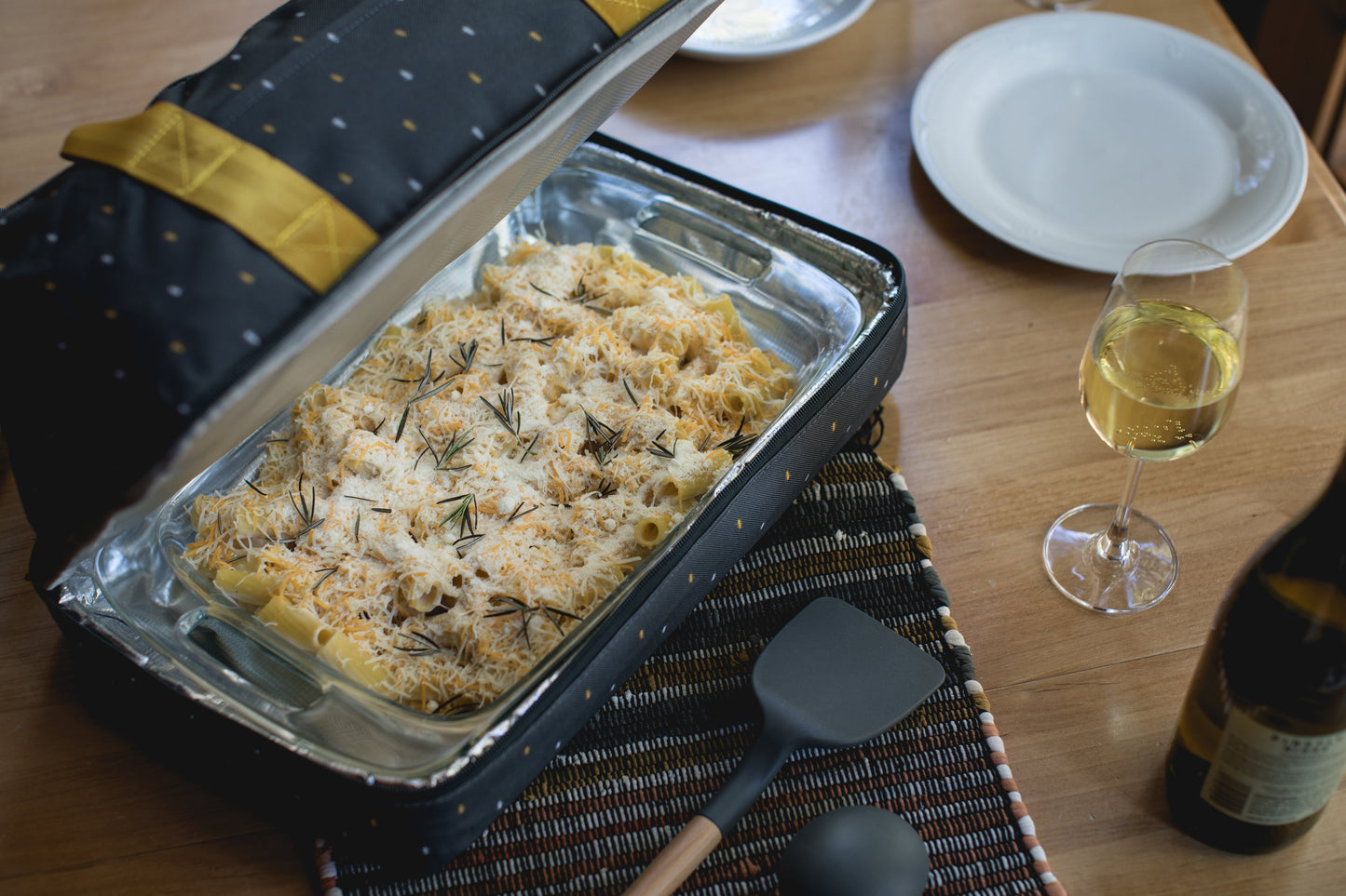 Picnic Time Potluck Casserole Tote