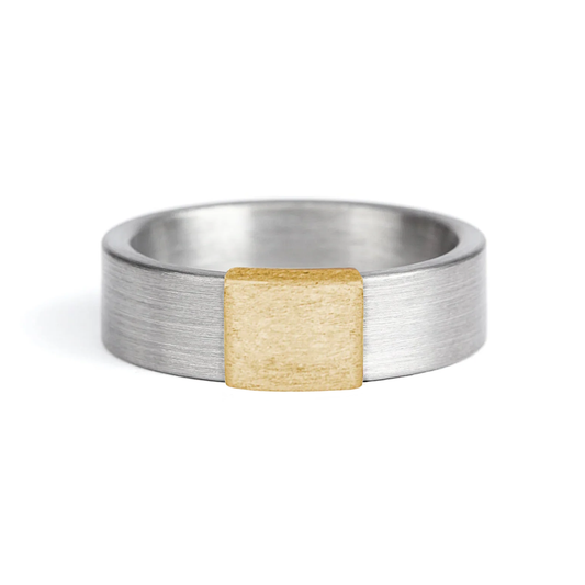 Everyday Outdoors Classic 7mm 14kt Yellow Gold Barrel Band