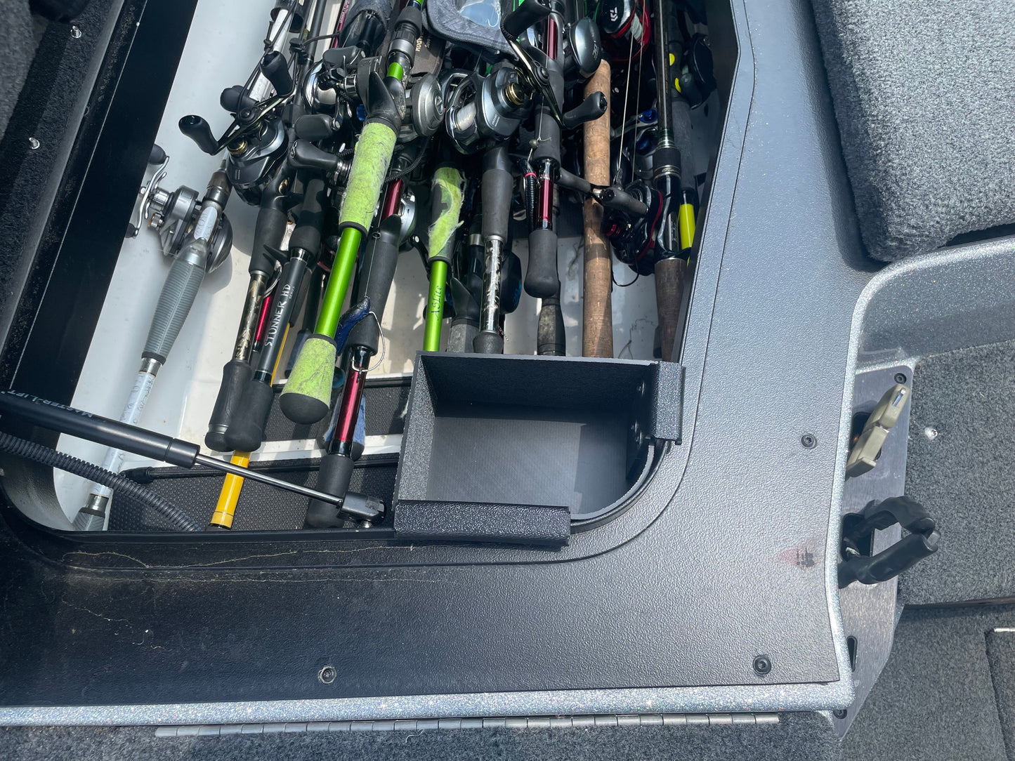 AMPD Marine NPDSK0067 Skeeter® FX, ZX, ZXR, FXR 21 (NOT FXR20/FX20) CORNER CATCH ALL HANGING TRAY