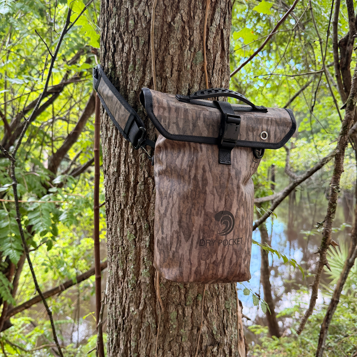 Dry Pocket Waterproof Floating Shell Bag / Dry Bag - Mossy Oak Bottomland Camo