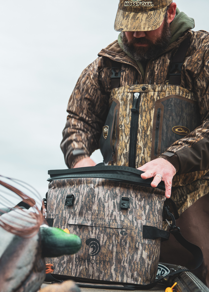 Dry Pocket Mossy Oak - Auto-Sealing, Waterproof, Floating, Scent Proof Day-Pack