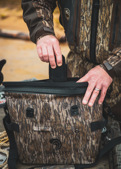Dry Pocket Mossy Oak - Auto-Sealing, Waterproof, Floating, Scent Proof Day-Pack
