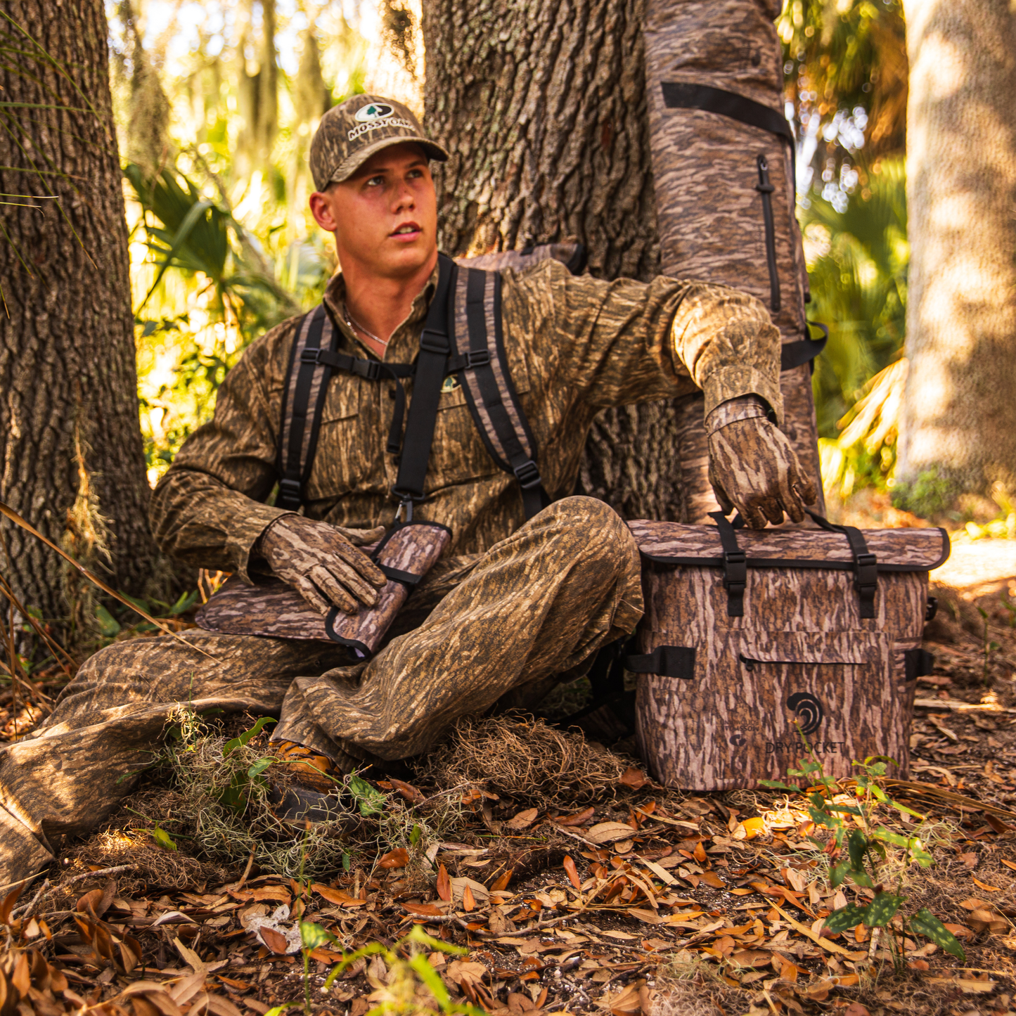 Dry Pocket Mossy Oak - Auto-Sealing, Waterproof, Floating, Scent Proof Day-Pack