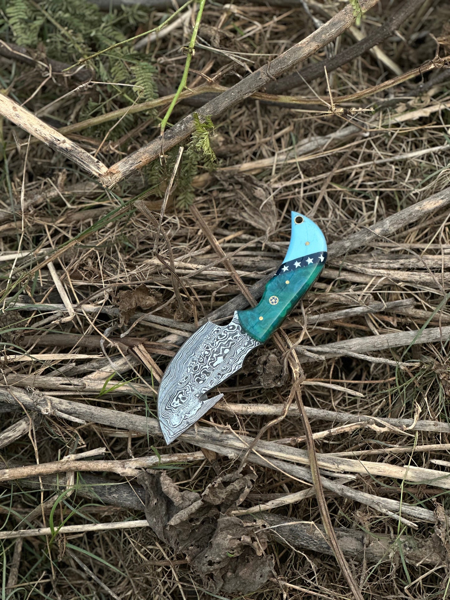 Texan Knives Elite Custom Handmade Damascus Steel Guthook Skinning Knife with Resin Handle - 7.5” Premium Blade with Leather Sheath