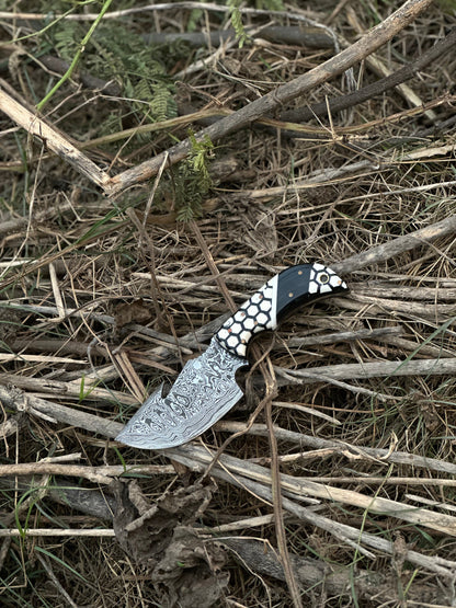 Texan Knives Exquisite Custom Handmade Damascus Steel Guthook Skinning Knife with Unique Resin Handle - 7.5” Blade with Leather Sheath