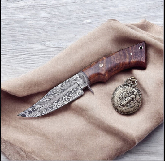 Texan Knives Custom Handmade Damascus Steel Hunting Knife – Rosewood Handle & Leather Sheath