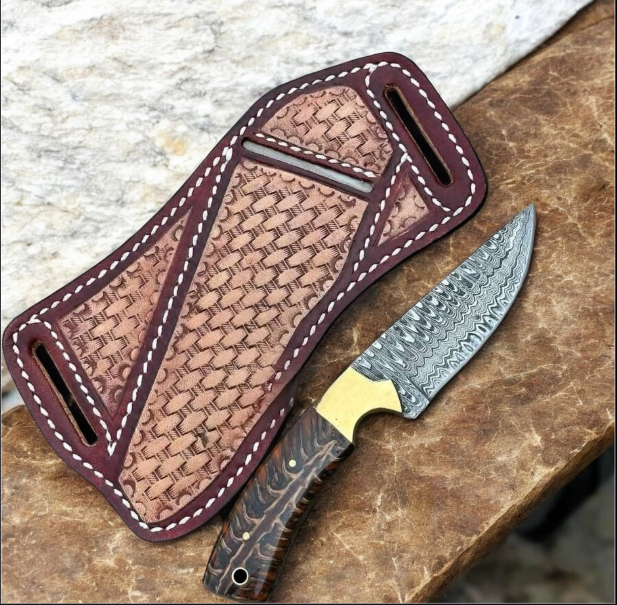Texan Knives Western Cowboy Belt Knife – Hand-Forged Damascus Steel with Pine Cone Handle