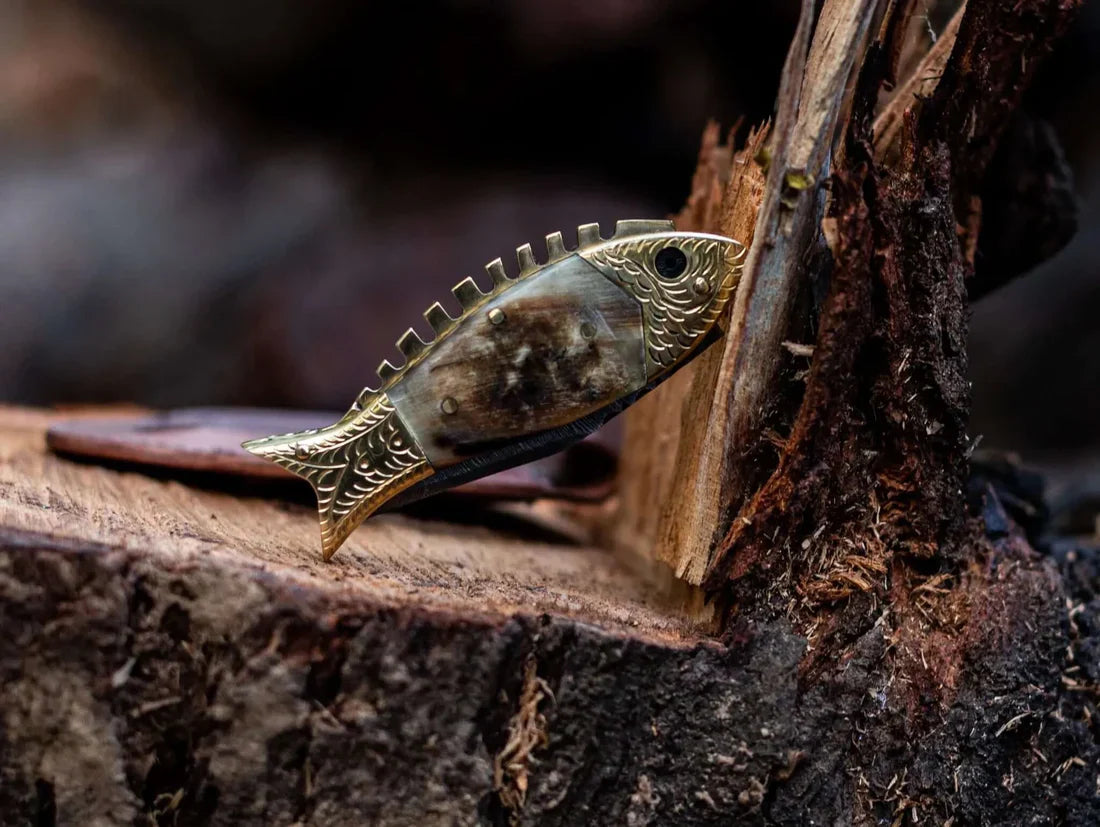 Texan Knives Custom Handmade Fish Style Damascus Steel Folding Knife with Sheep Horn & Brass Handle - Includes Leather Sheath