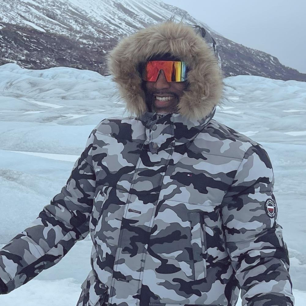 zeroUV 80s Retro Wrap Around One Piece Futuristic Sunglasses D305