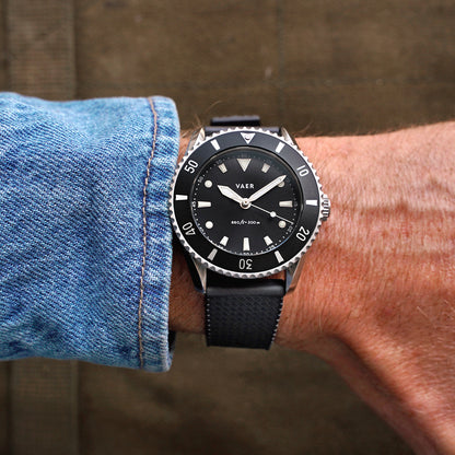 Vaer Watches DS4 Meridian Black | No Date - Solar 42mm