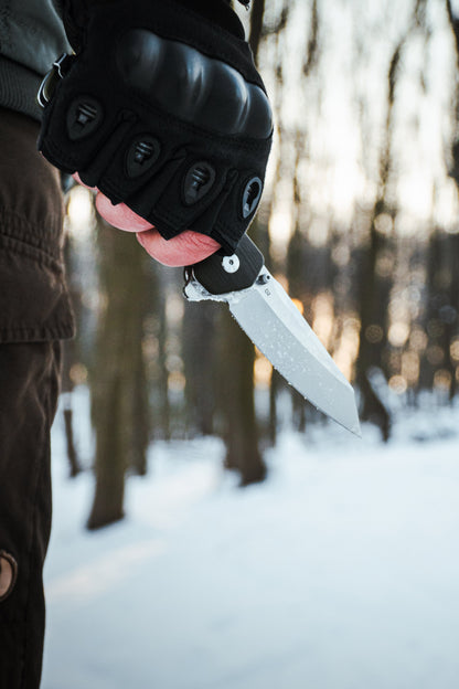 Holtzman's Gorilla Survival The Clip Point Folding Pocket Knife Giftset for Men and Women (Silver and Black)