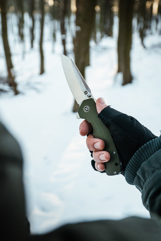 Holtzman's Gorilla Survival The Clip Point Folding Pocket Knife Giftset for Men and Women (Silver and Green)