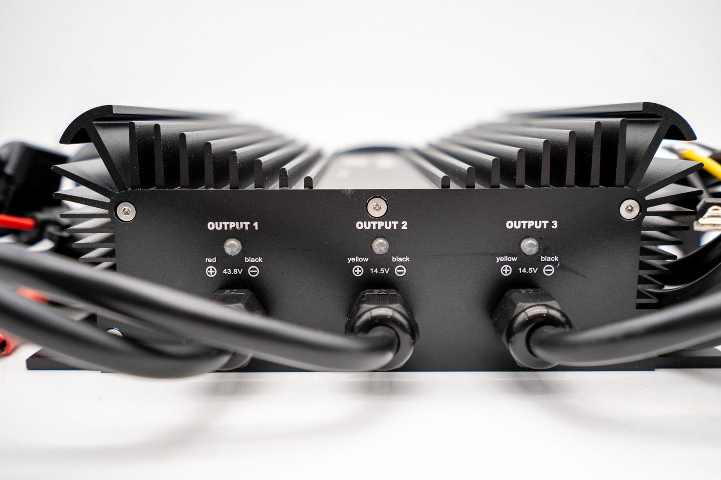 Monster Marine Lithium Triple Bank 12v, 12v & 36v marine waterproof Lead/AGM/Lithium charger