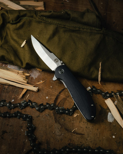 Holtzman's Gorilla Survival The Straight Back Folding Pocket Knife Giftset for Men and Women (Silver and Black)