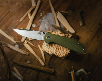 Holtzman's Gorilla Survival The Straight Back Folding Pocket Knife Giftset for Men and Women (Silver and Green)