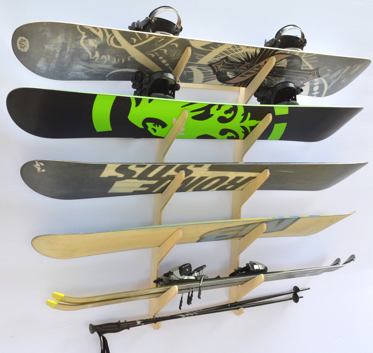 Rado Racks THE LIFTY snowboard wall rack